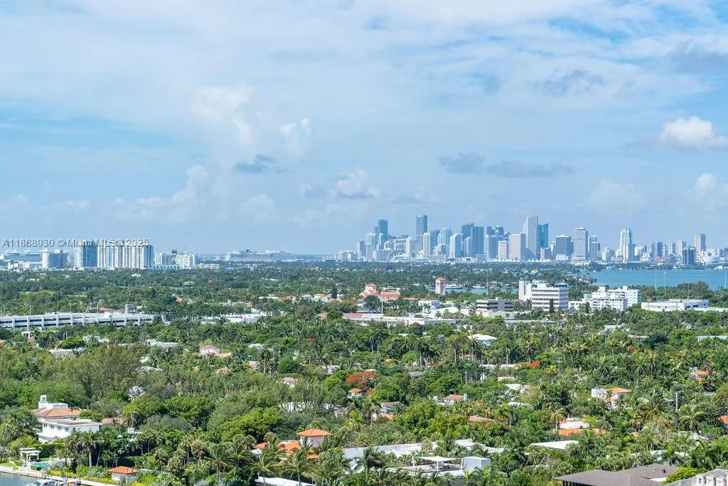 4779 Collins Ave, #2206
