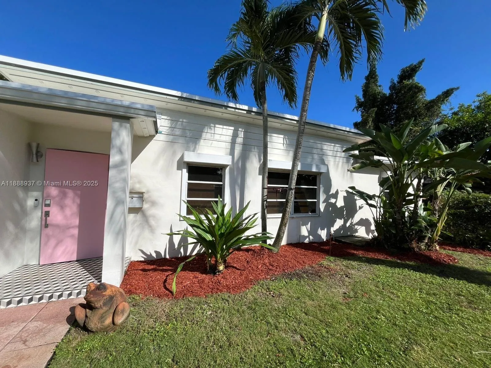 3220 Poinsettia Ave, #1