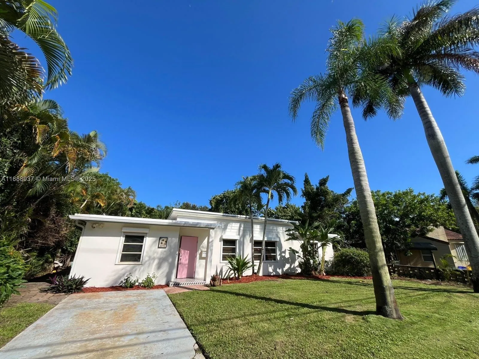 3220 Poinsettia Ave, #1