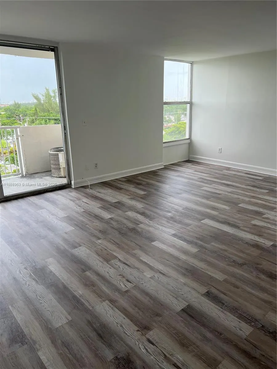 2020 NE 135th St, #711