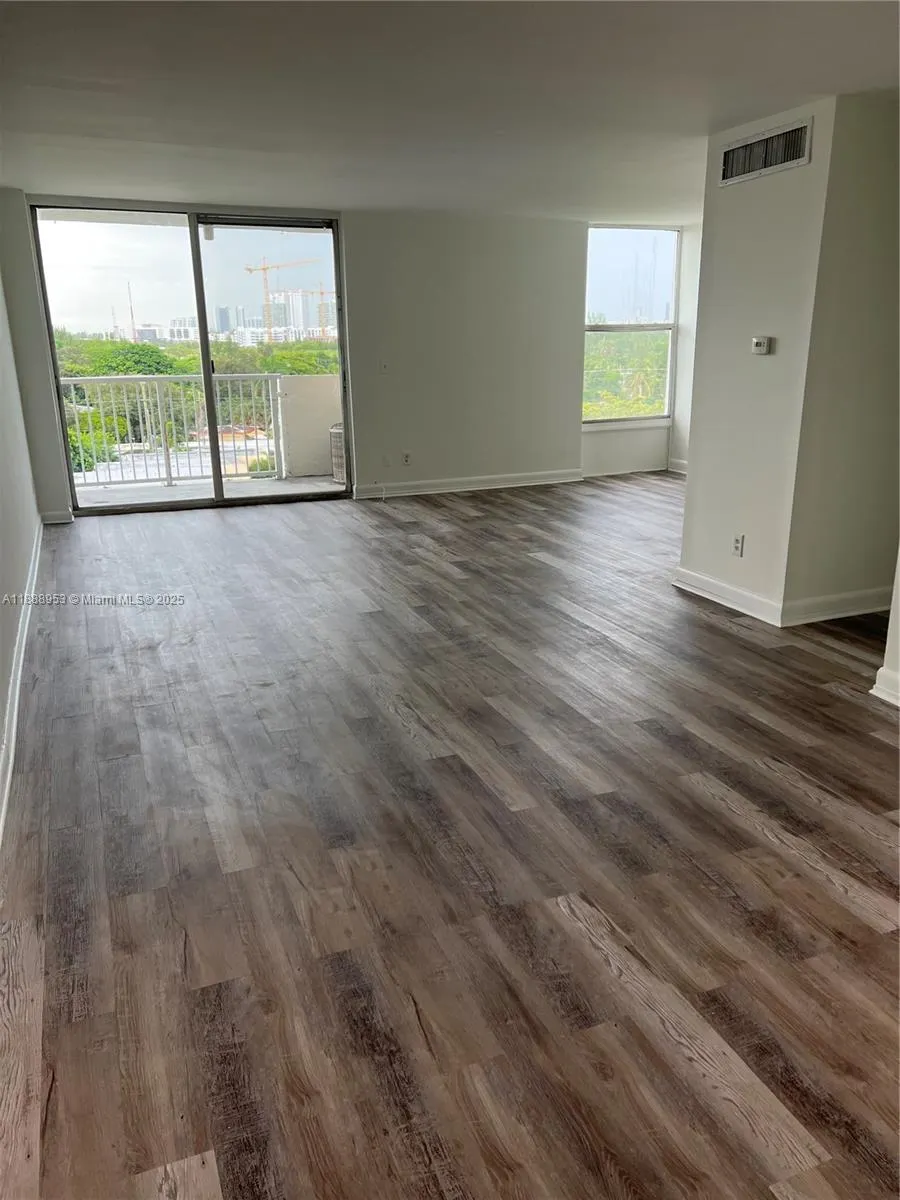 2020 NE 135th St, #711
