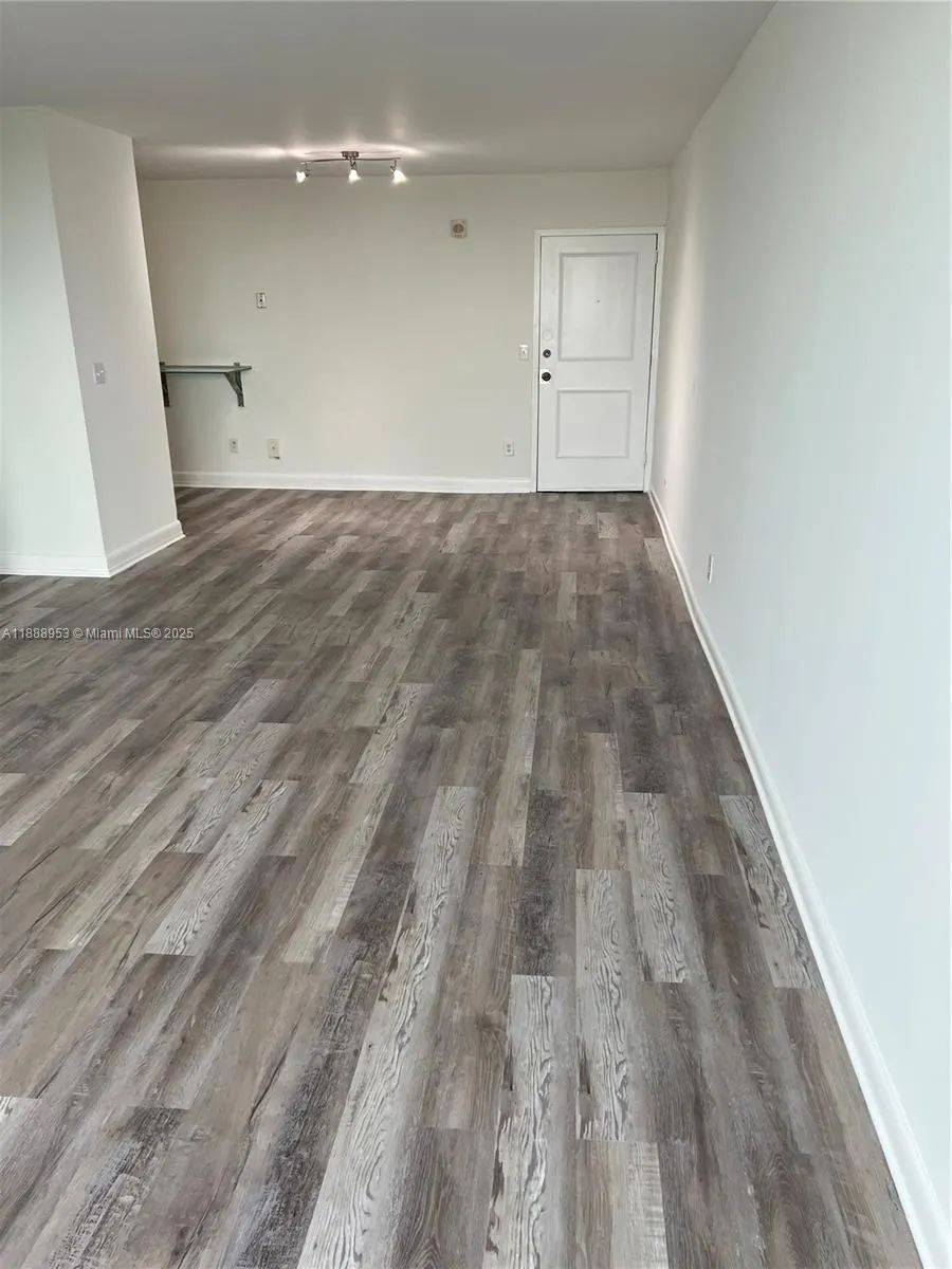 2020 NE 135th St, #711