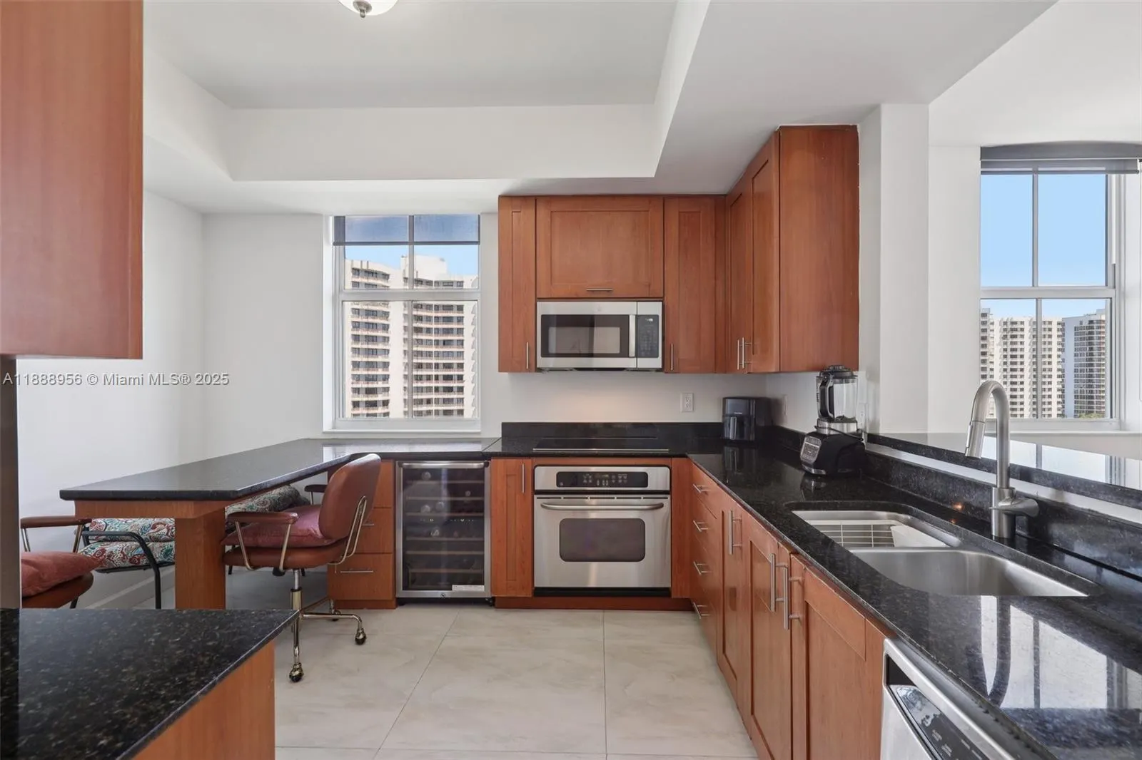 3340 NE 190th St, #1101