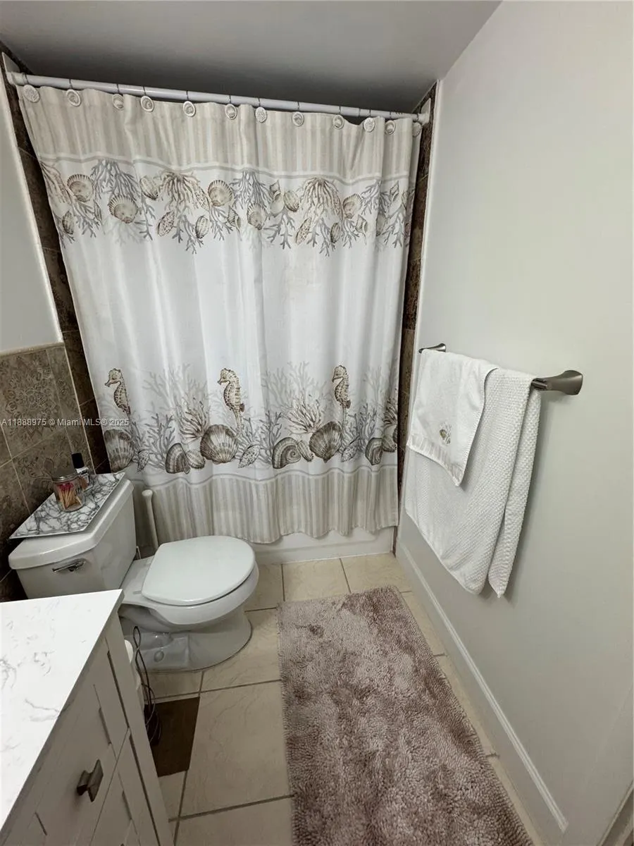 1455 N Treasure Dr, #3C