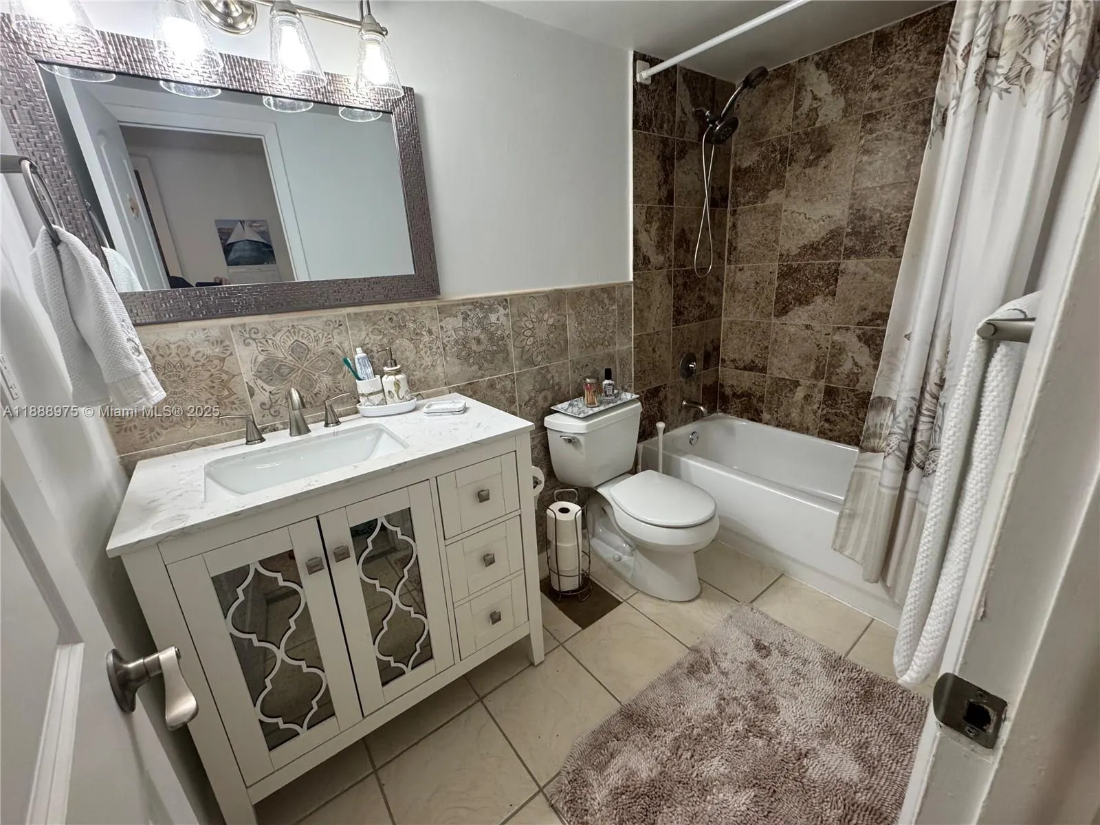 1455 N Treasure Dr, #3C