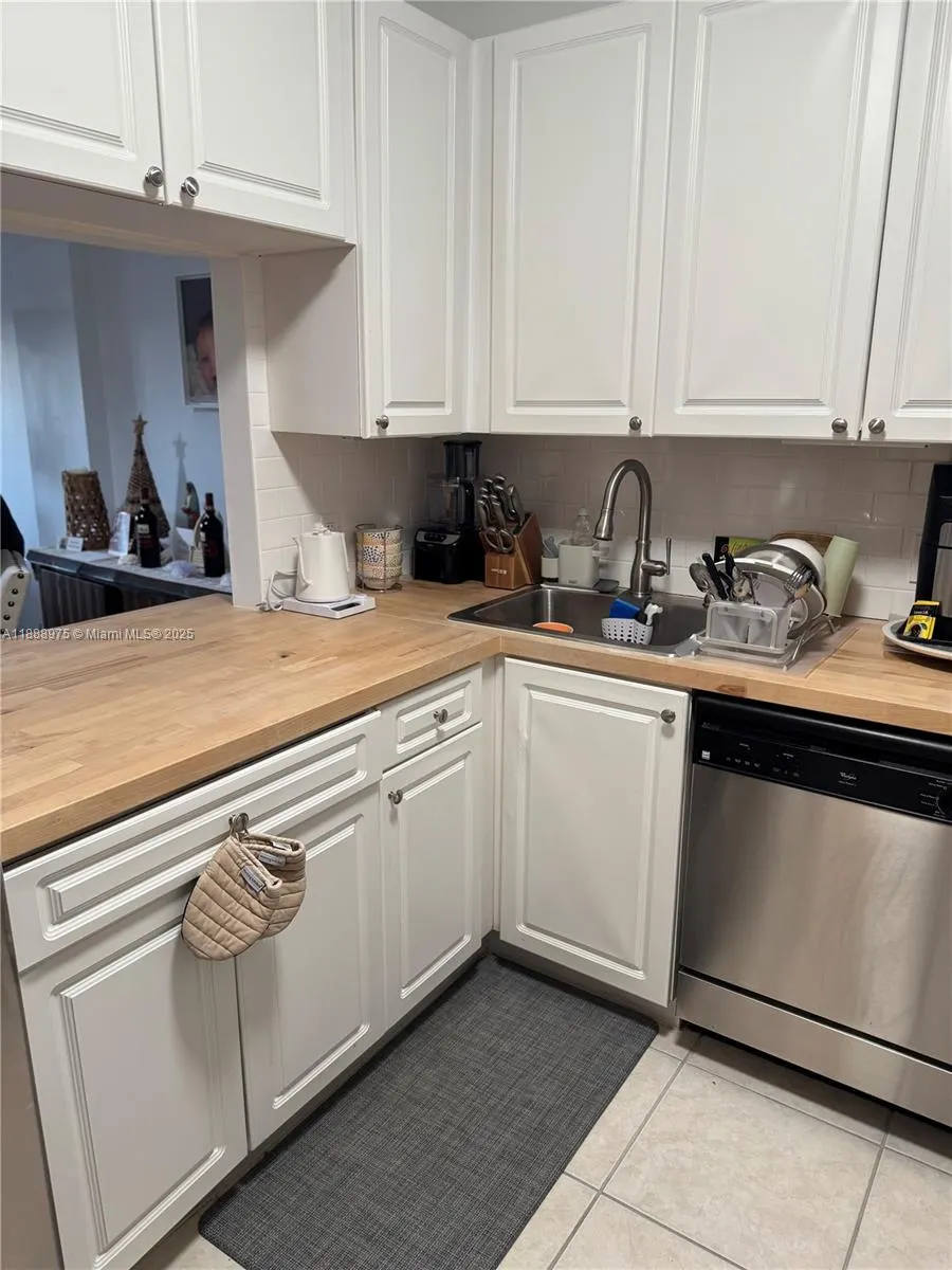 1455 N Treasure Dr, #3C