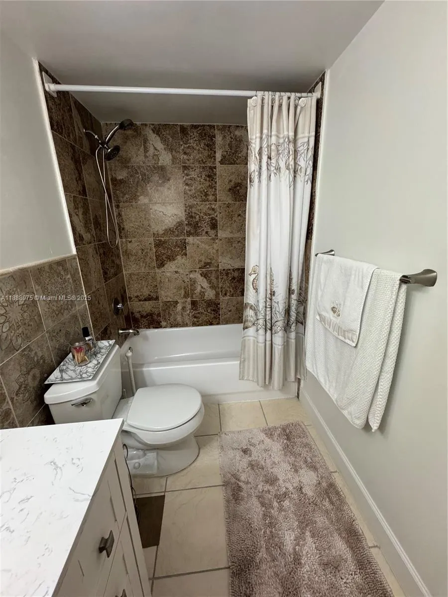 1455 N Treasure Dr, #3C