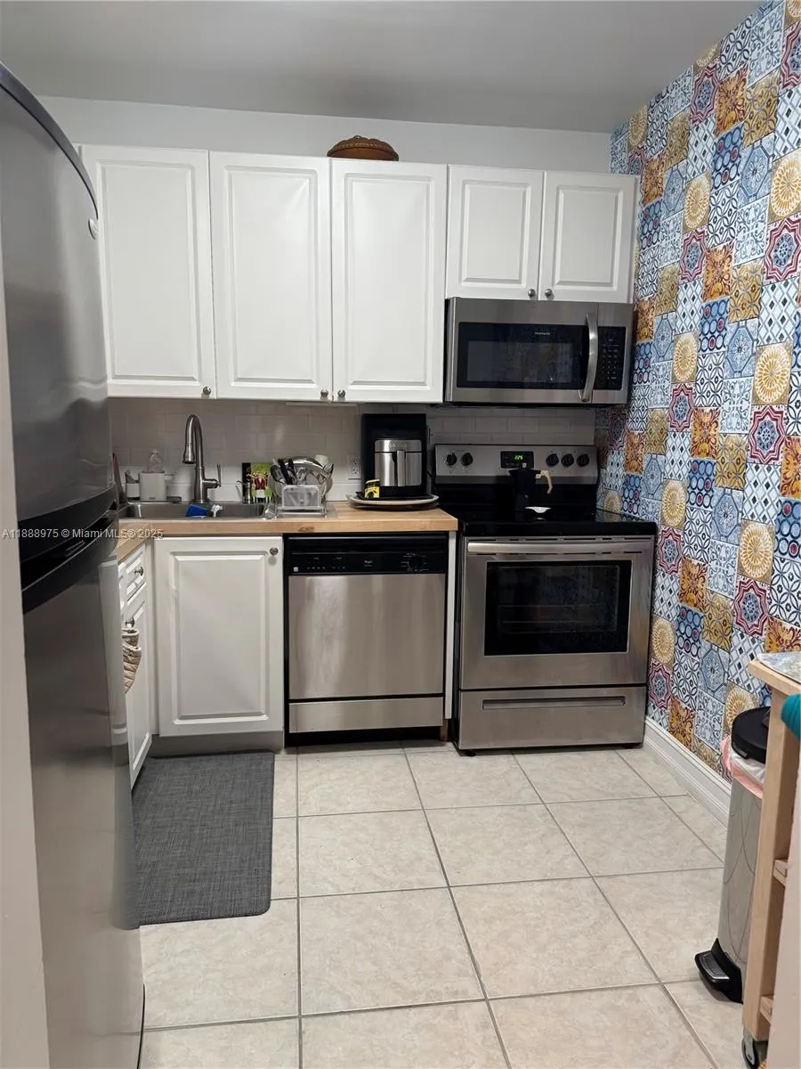 1455 N Treasure Dr, #3C