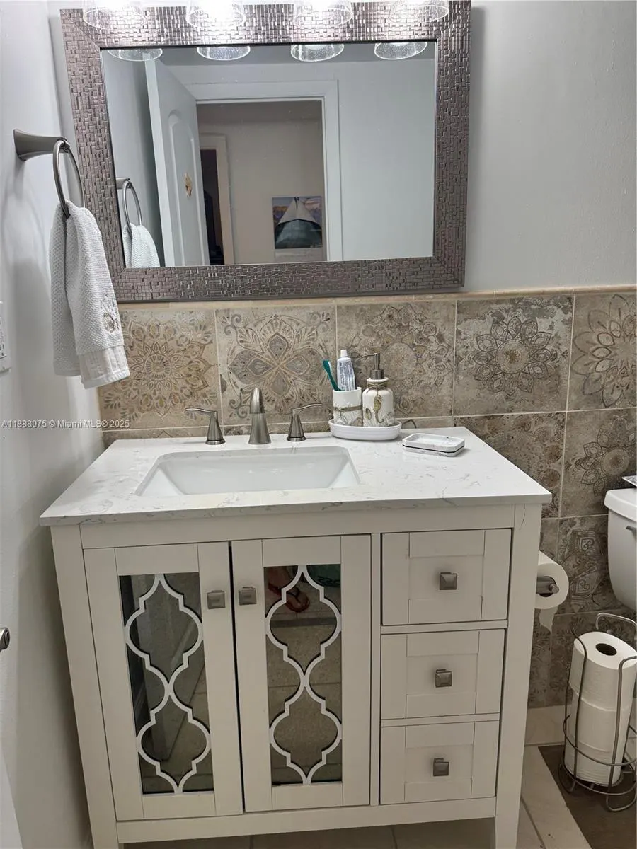 1455 N Treasure Dr, #3C