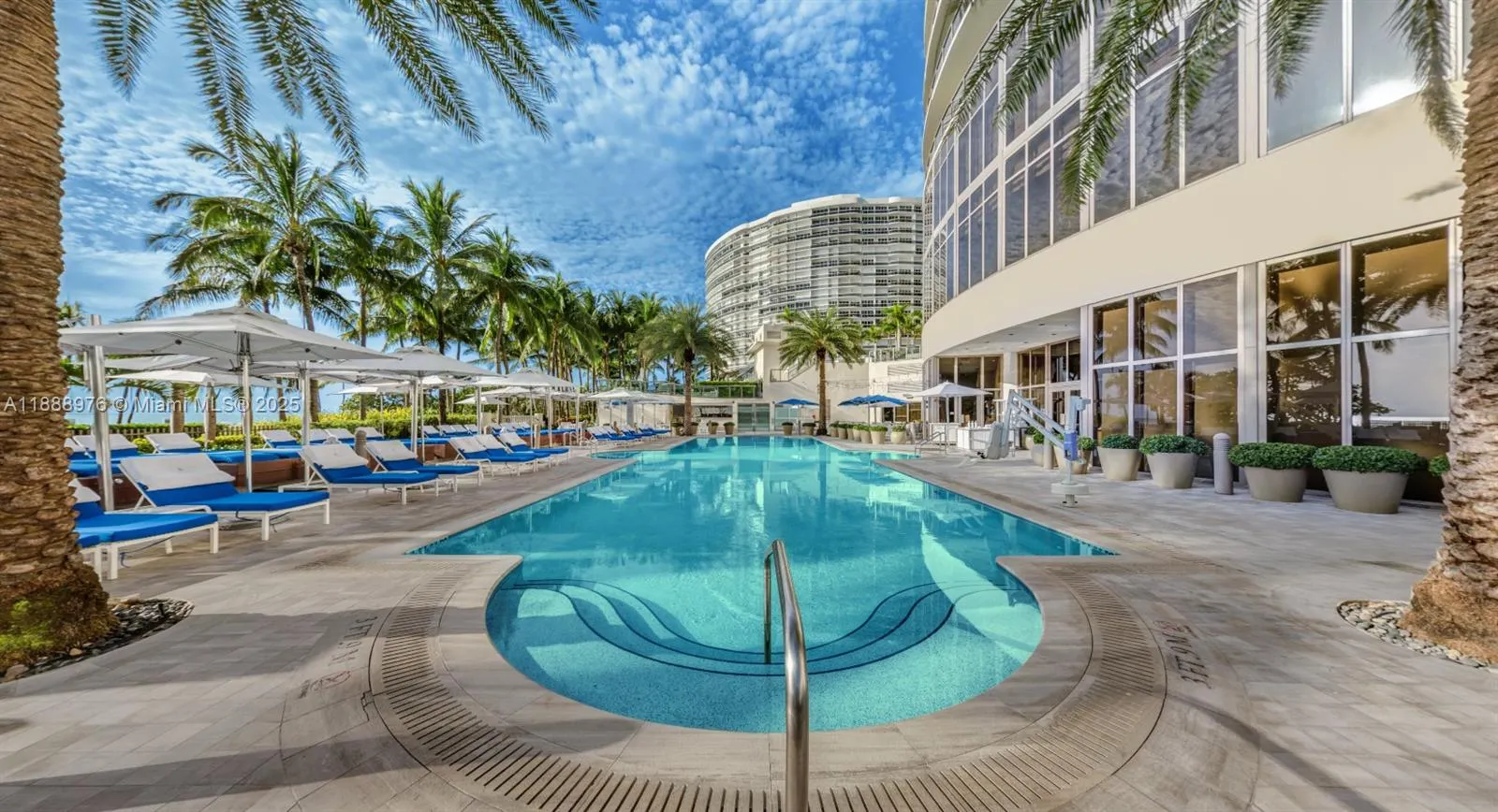 9703 Collins Ave, #600