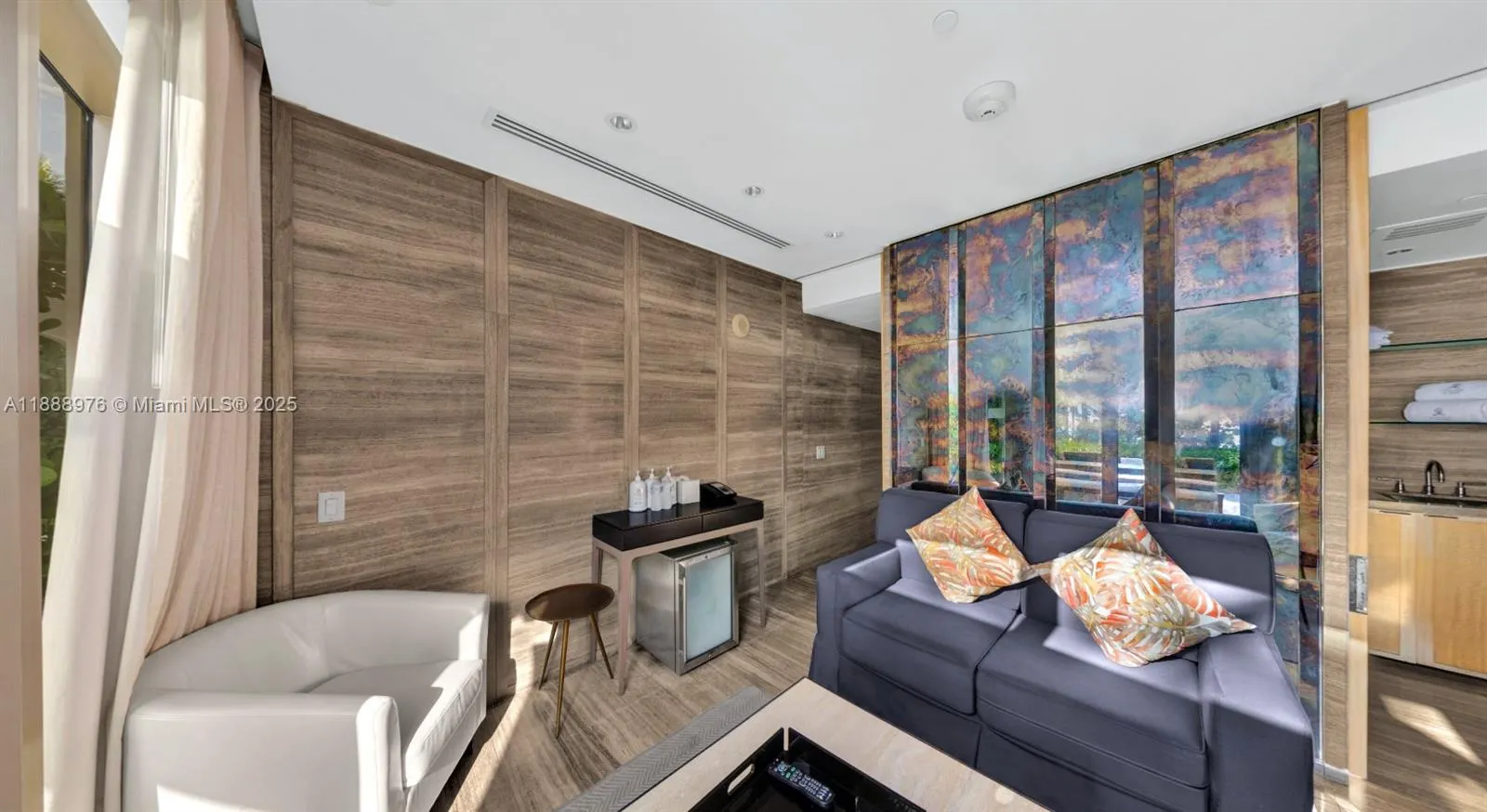 9703 Collins Ave, #600
