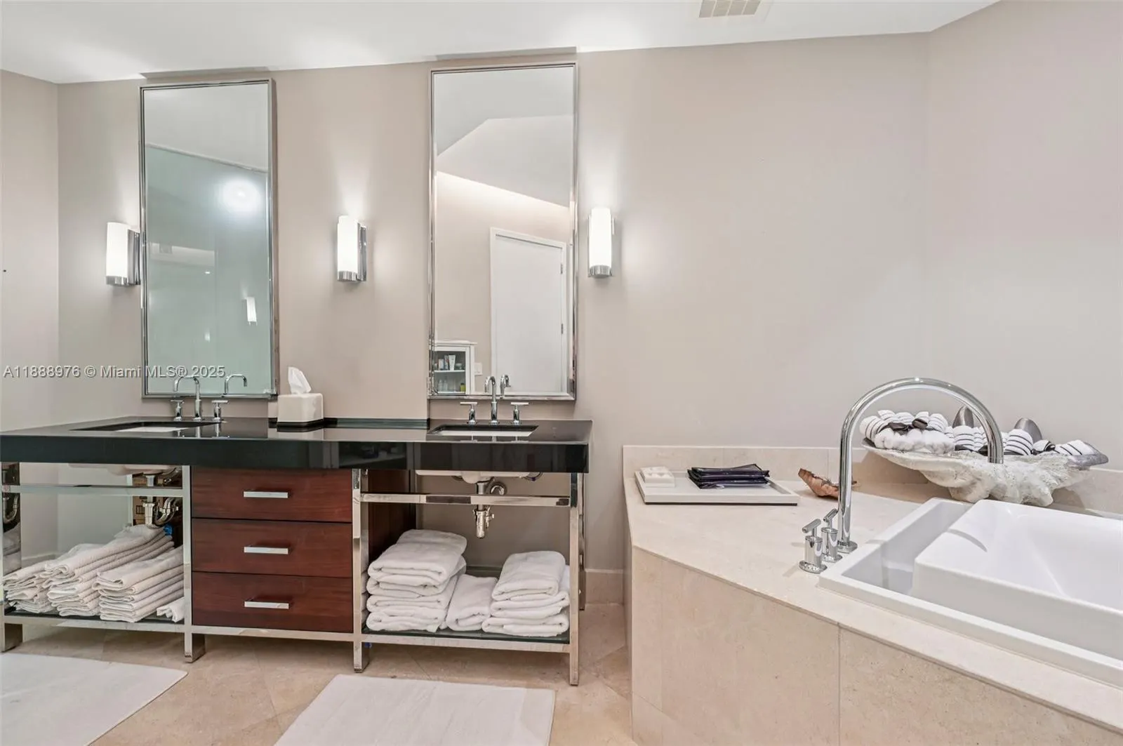 9703 Collins Ave, #600