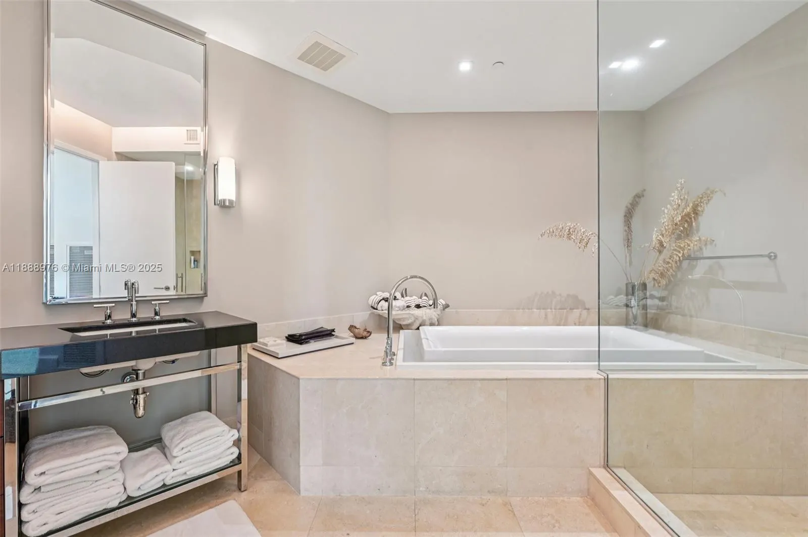 9703 Collins Ave, #600
