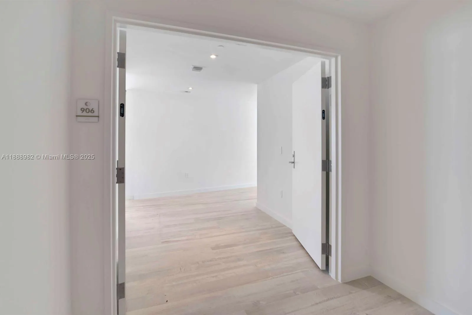 2200 N Ocean Blvd, #S906