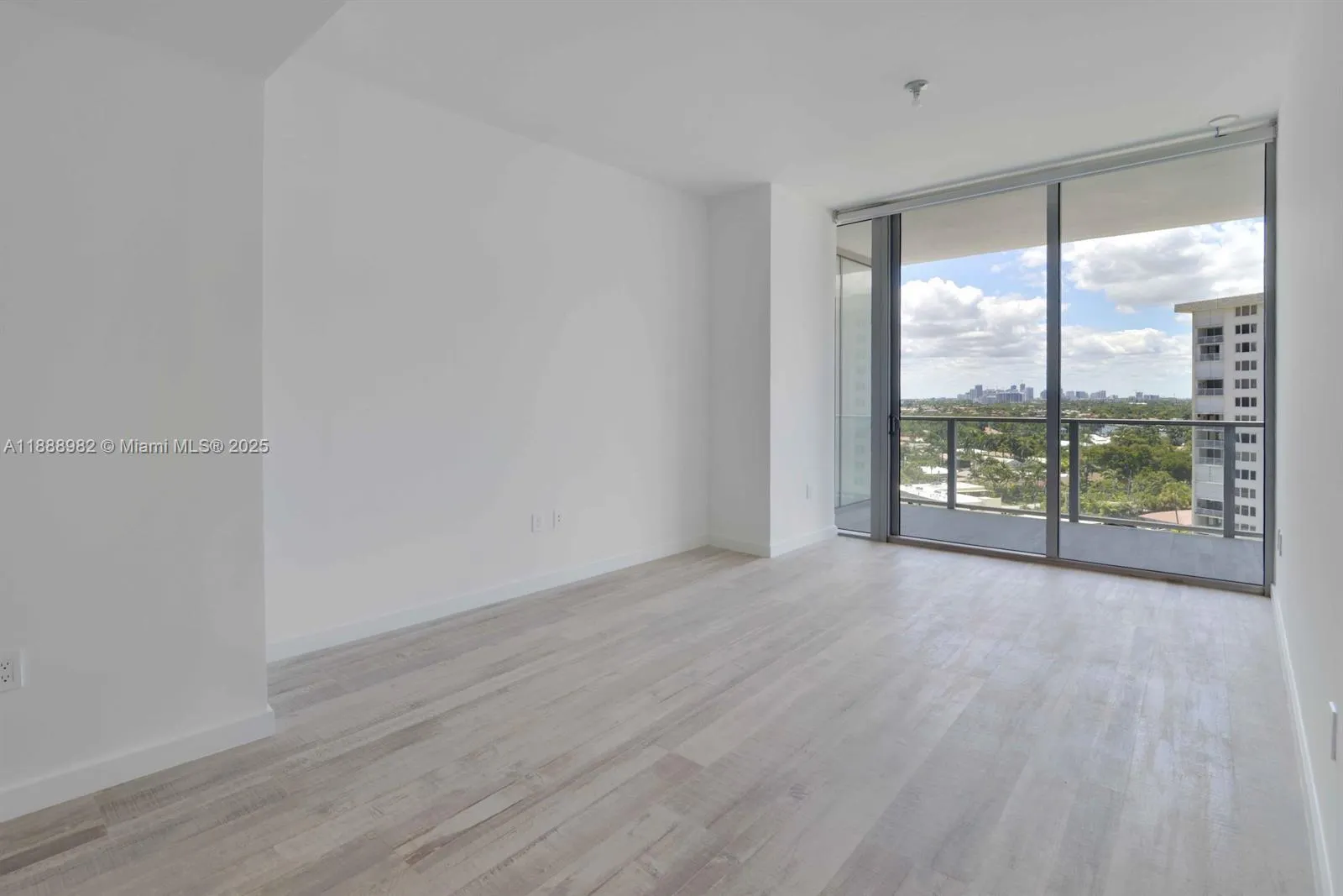 2200 N Ocean Blvd, #S906
