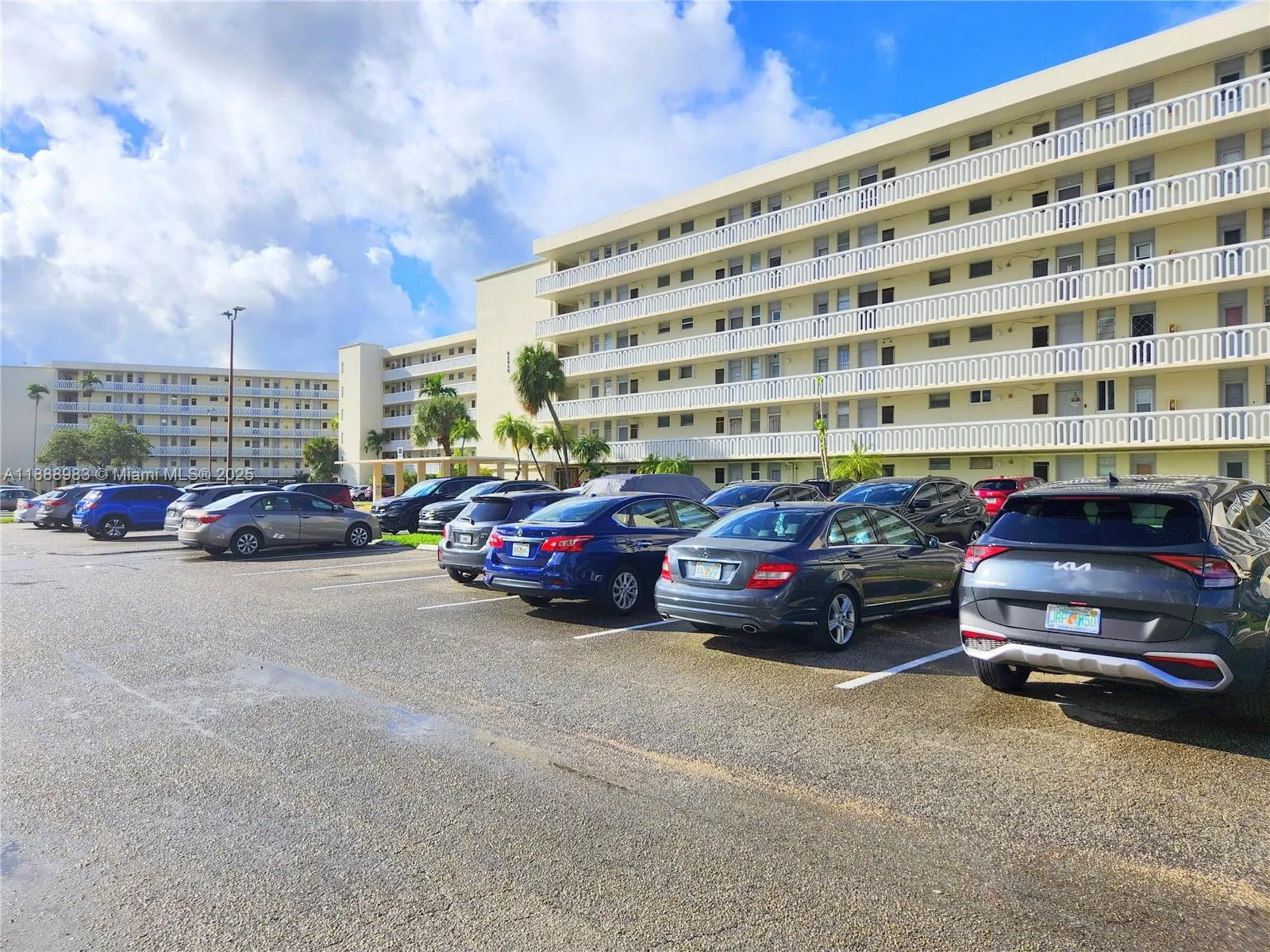 2855 Leonard Dr, #H205