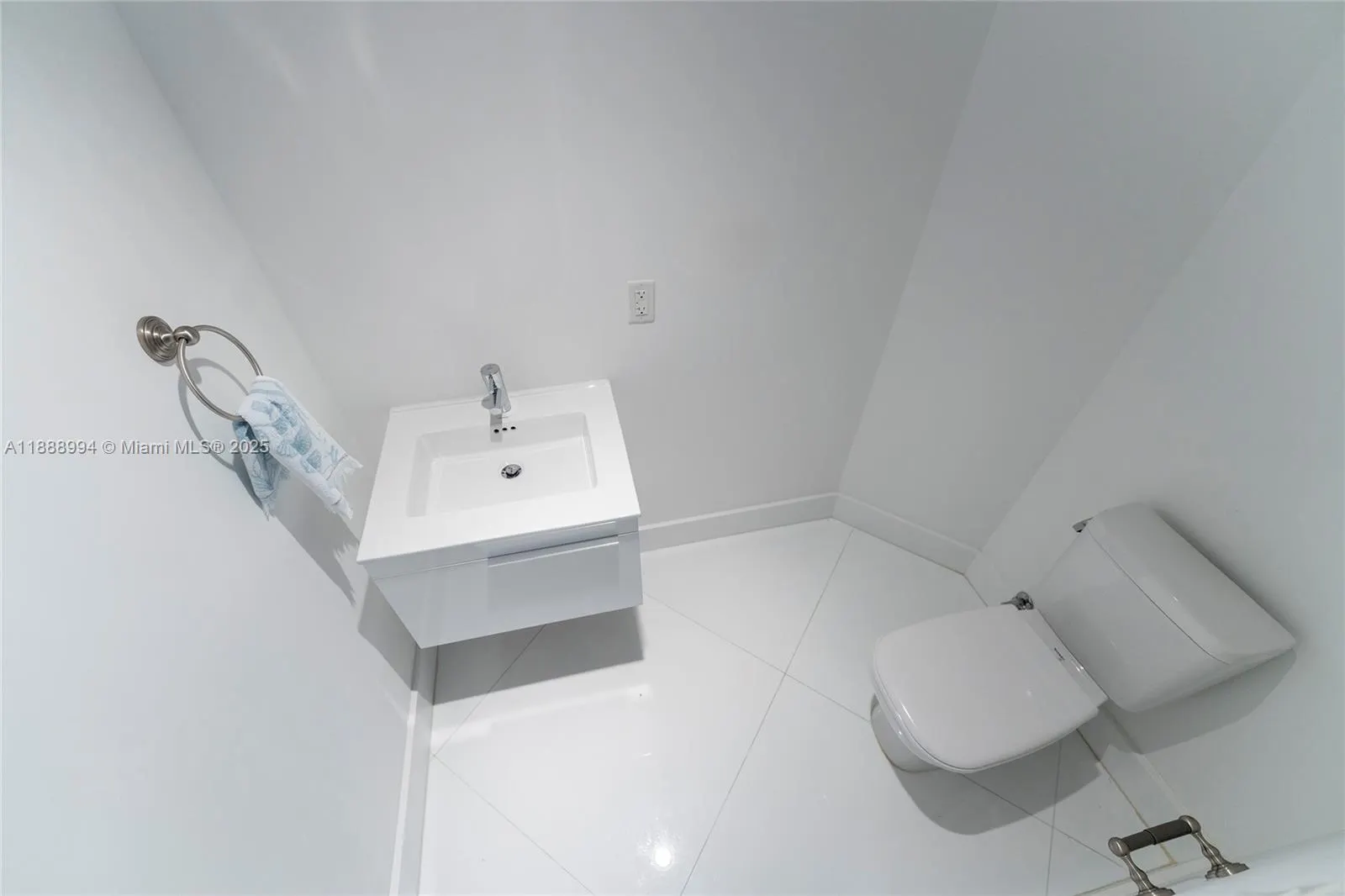 17111 Biscayne Blvd, #2109