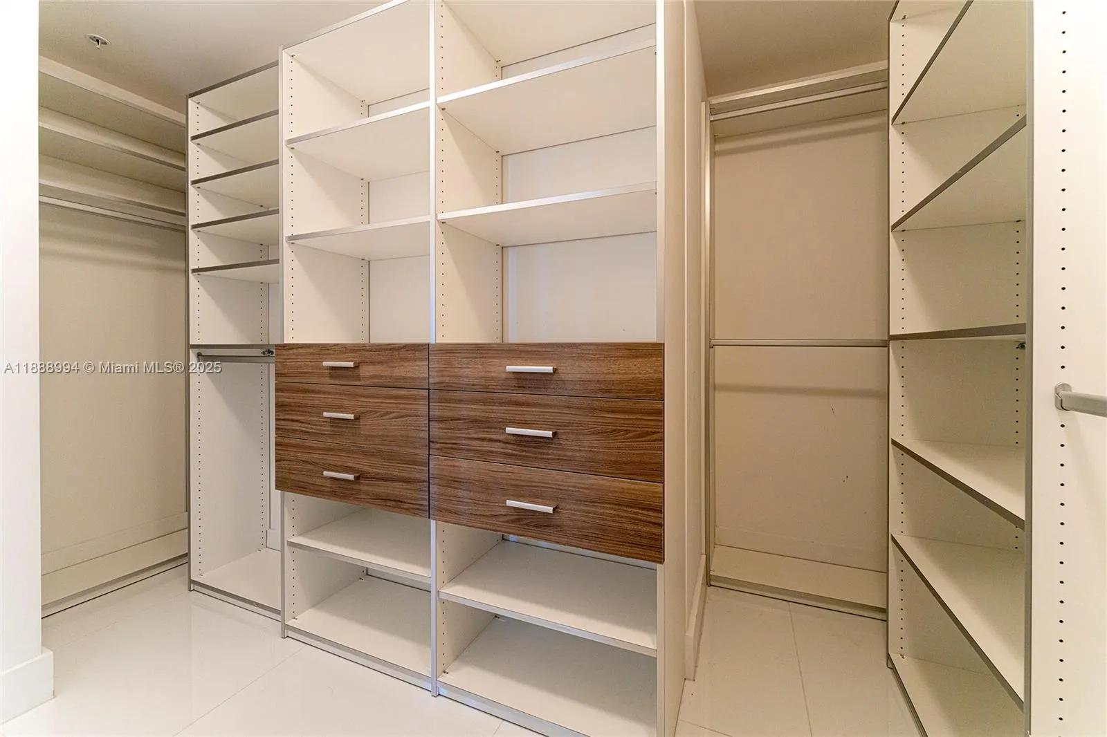 17111 Biscayne Blvd, #2109