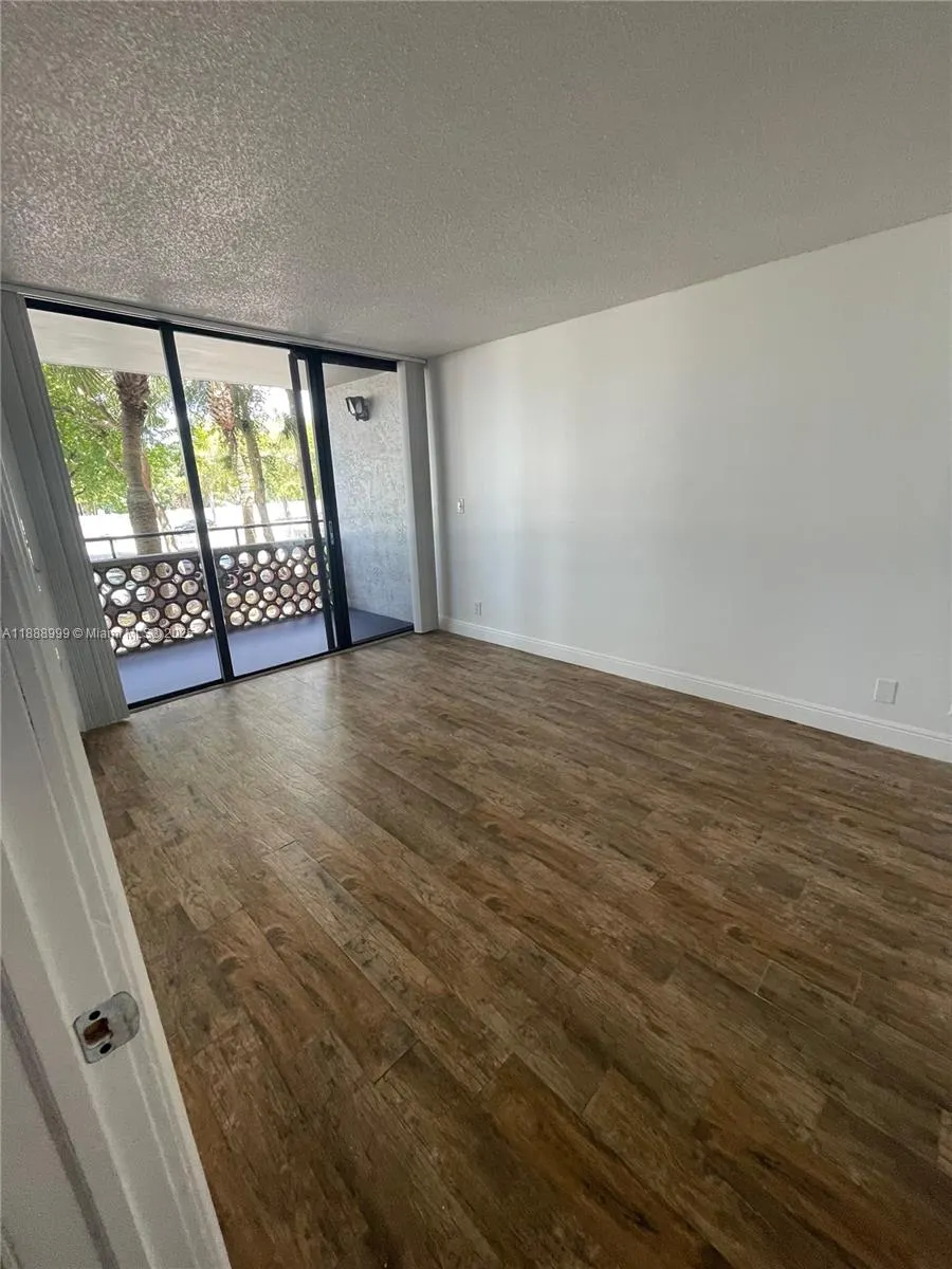 4222 Inverrary Blvd, #4106