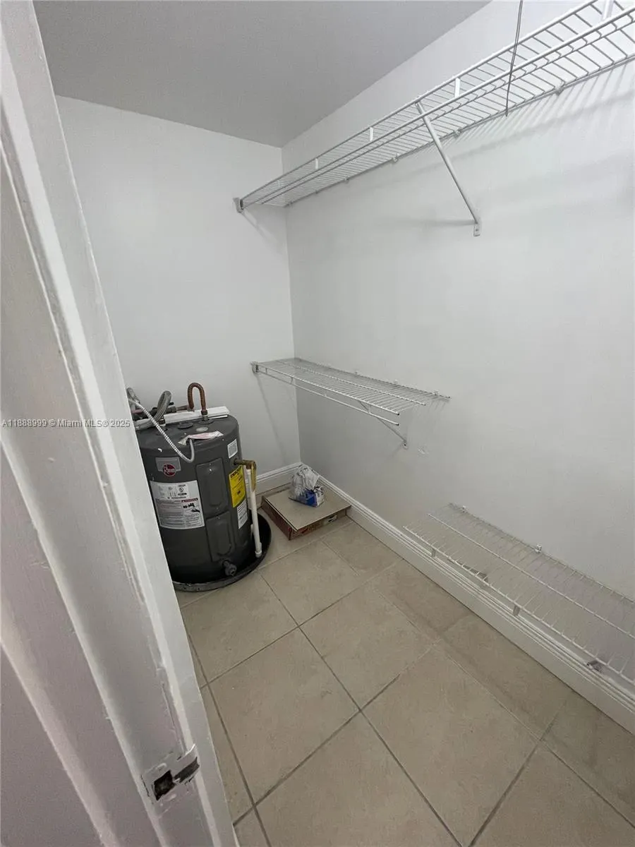 4222 Inverrary Blvd, #4106
