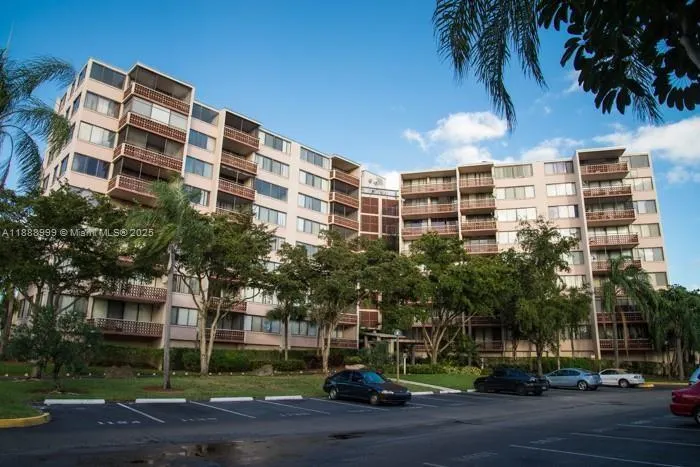 4222 Inverrary Blvd, #4106