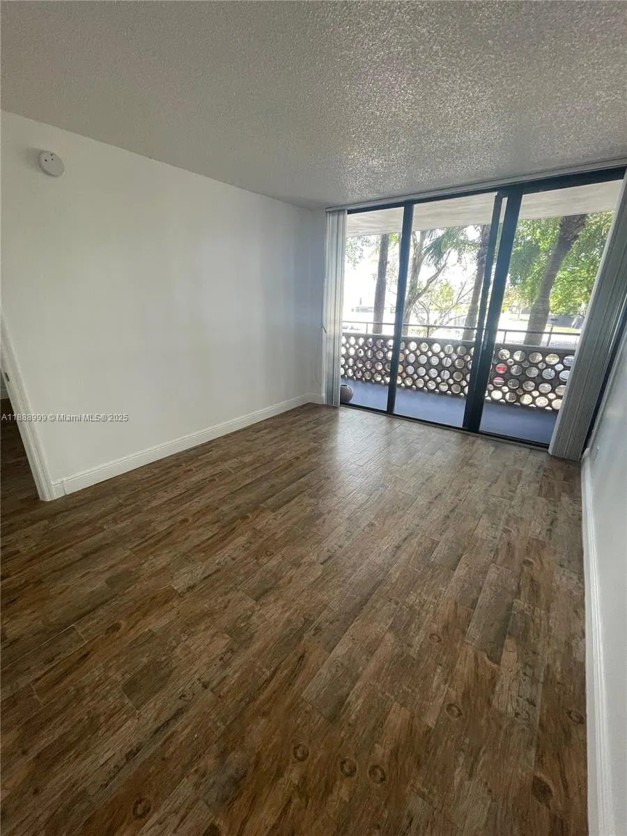 4222 Inverrary Blvd, #4106