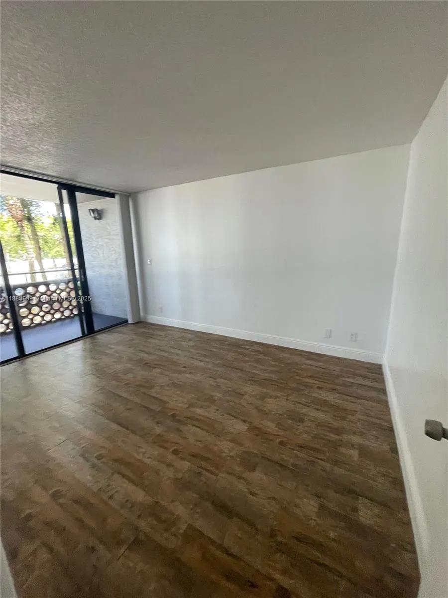 4222 Inverrary Blvd, #4106