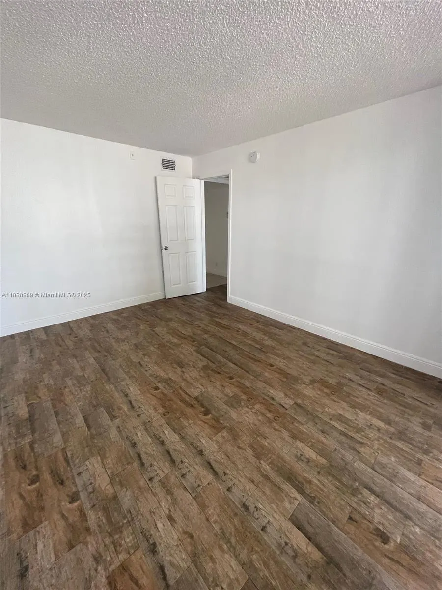 4222 Inverrary Blvd, #4106
