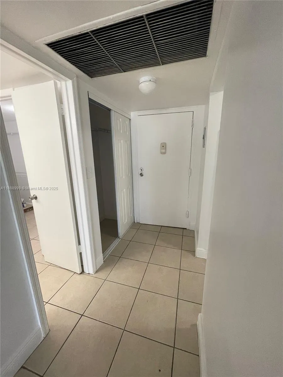 4222 Inverrary Blvd, #4106