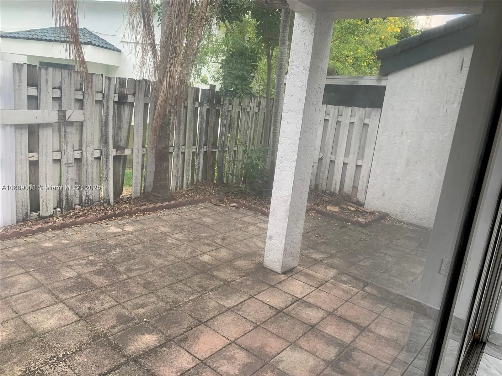 233 NE 212th Ter