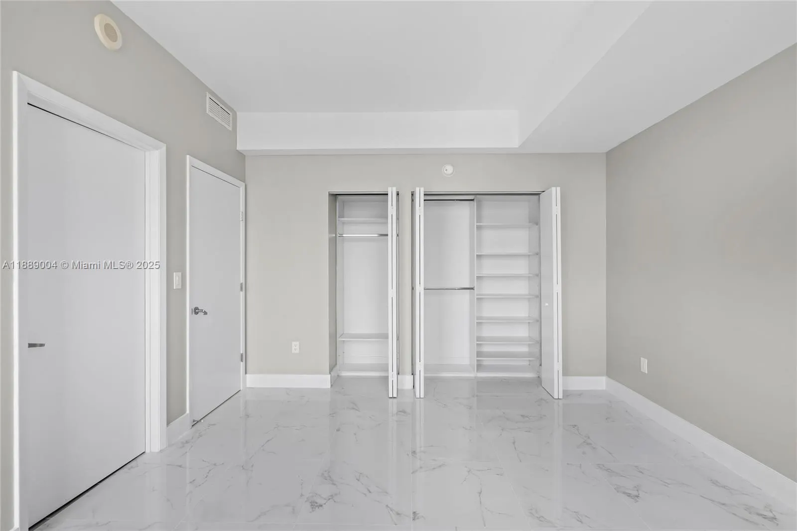 92 SW 3rd St, #5206