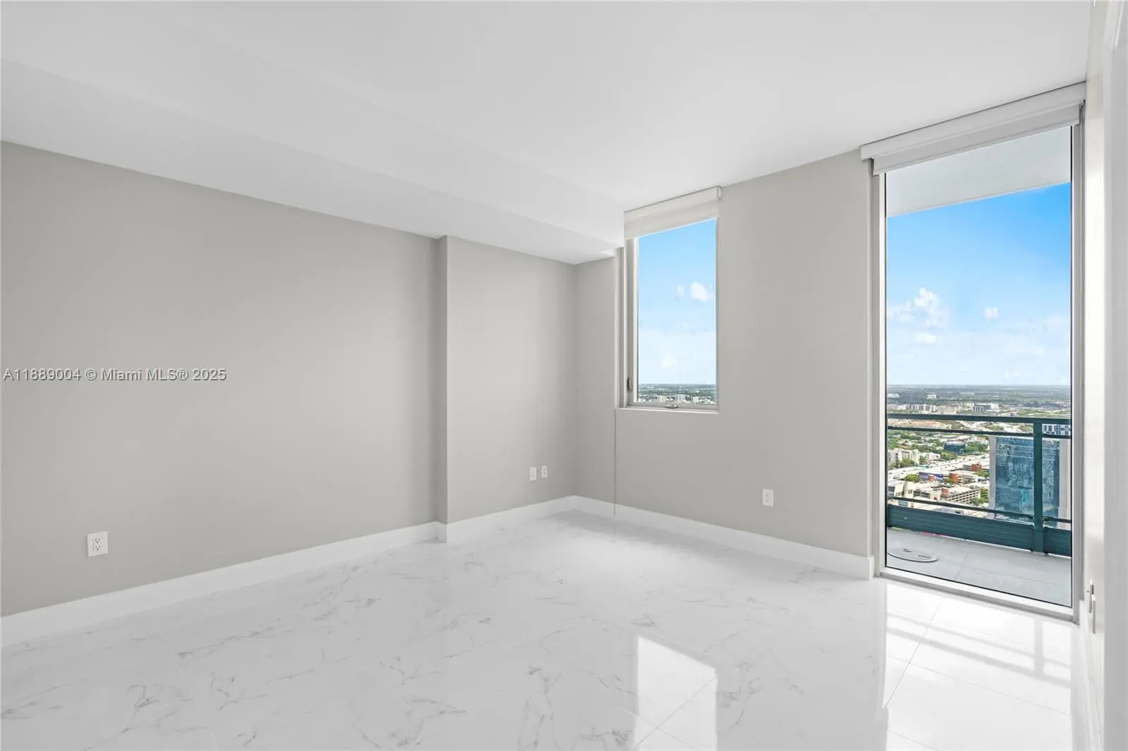 92 SW 3rd St, #5206