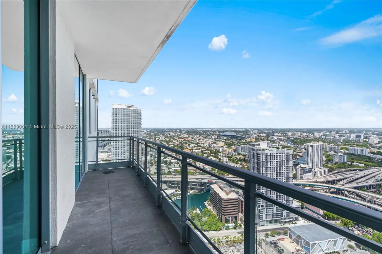 92 SW 3rd St, #5206