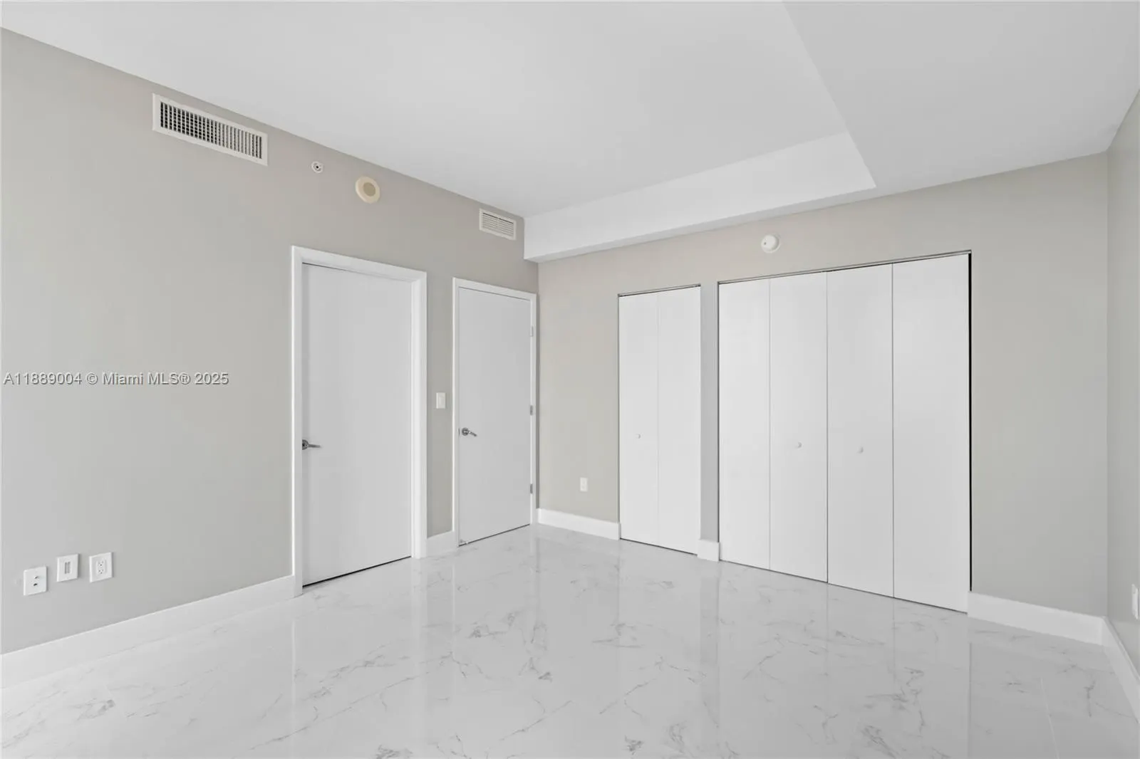 92 SW 3rd St, #5206