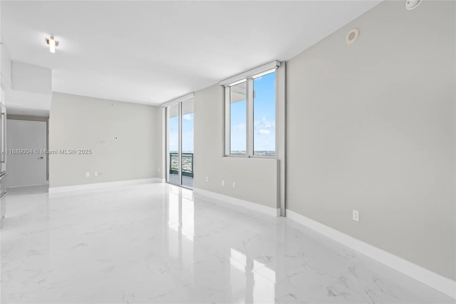 92 SW 3rd St, #5206