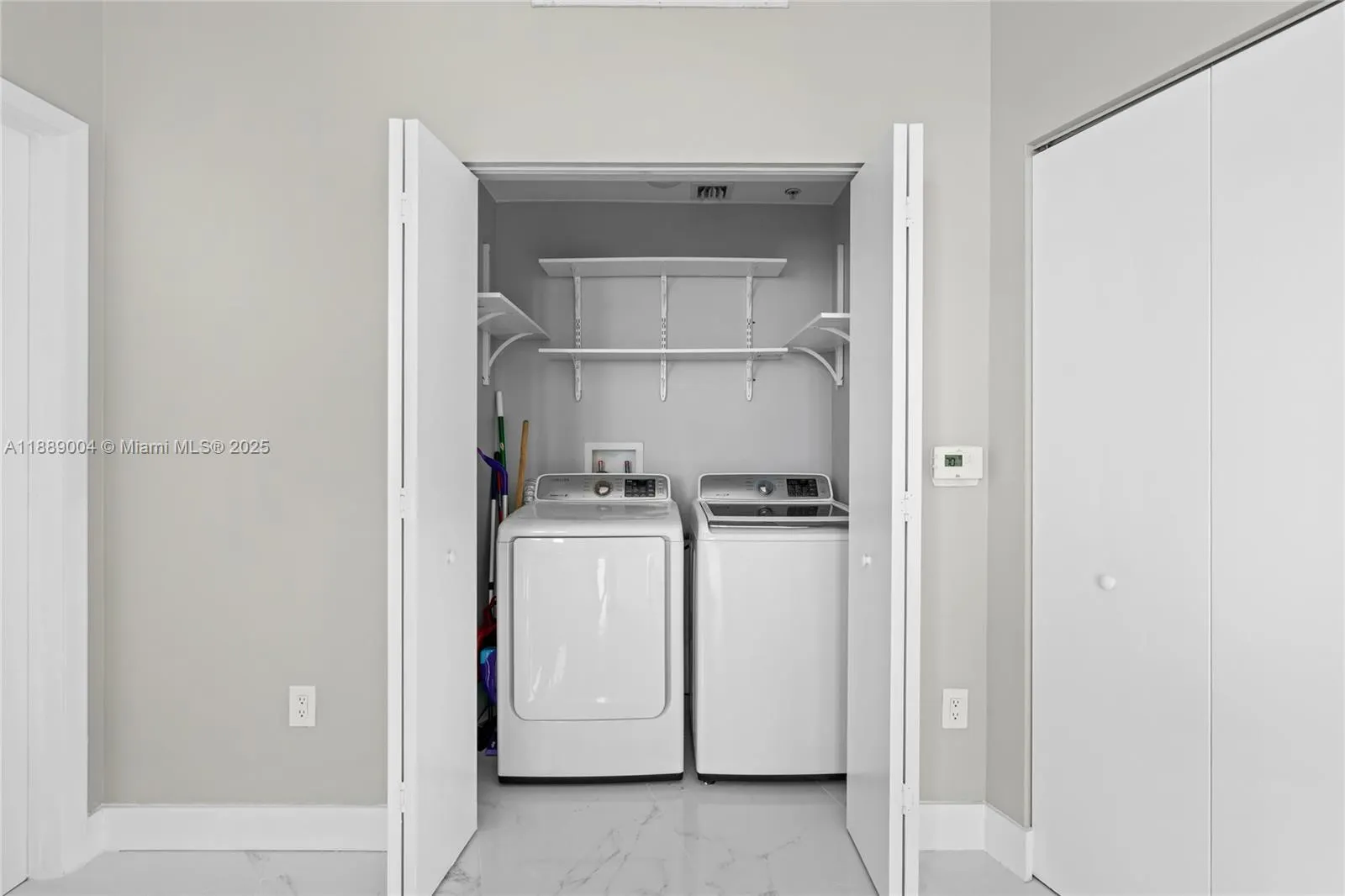 92 SW 3rd St, #5206