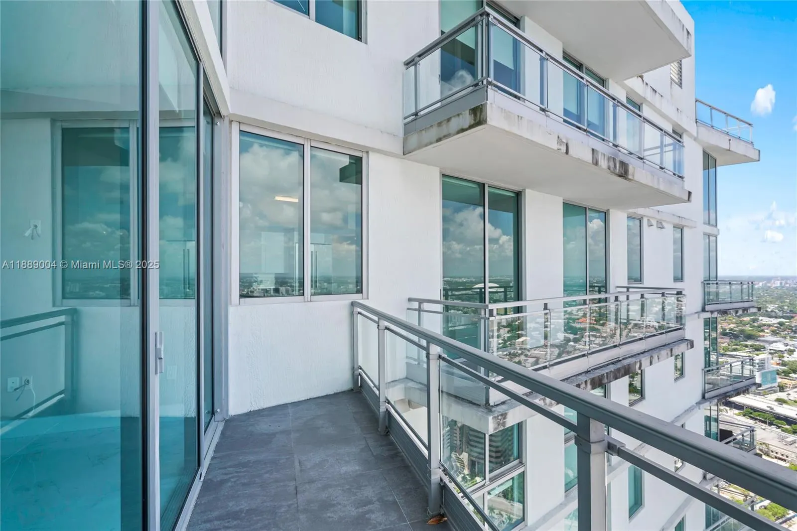 92 SW 3rd St, #5206