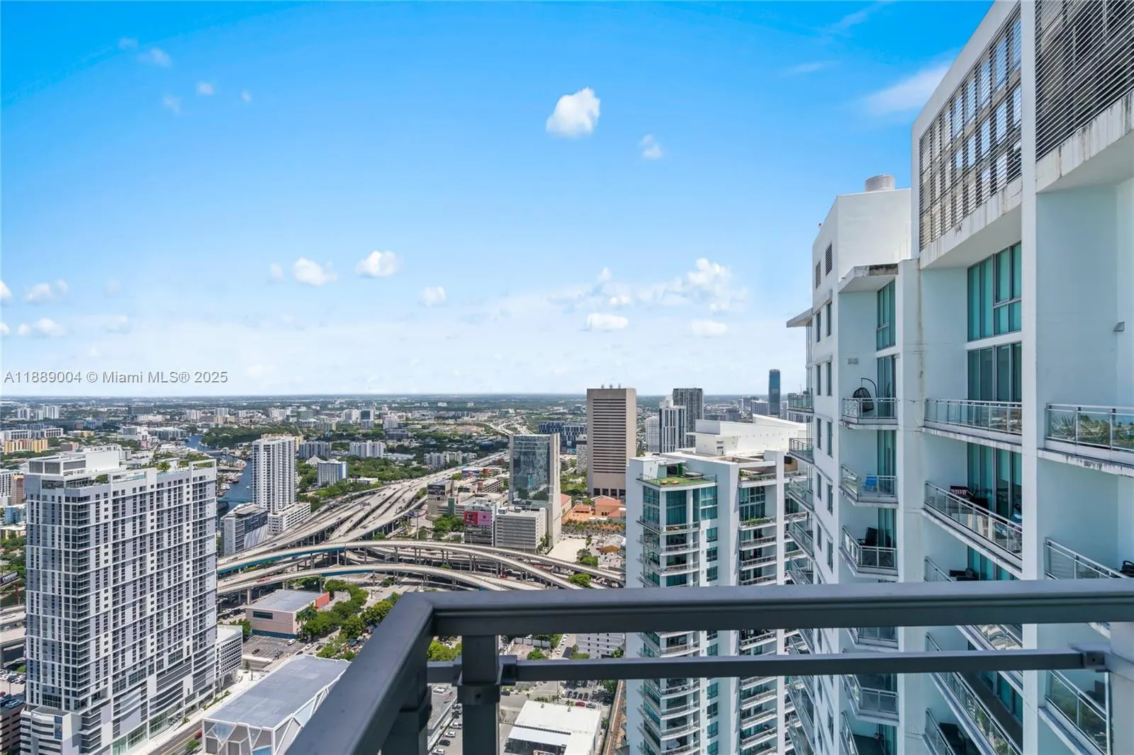 92 SW 3rd St, #5206