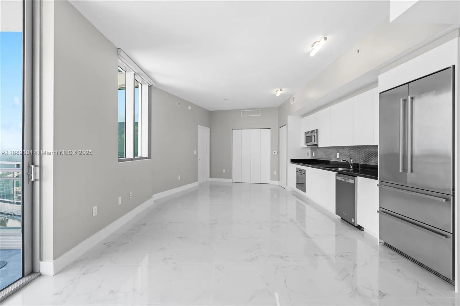 92 SW 3rd St, #5206