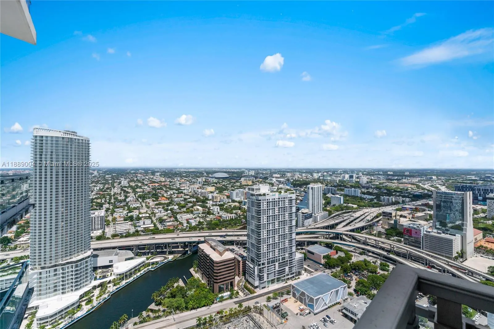 92 SW 3rd St, #5206