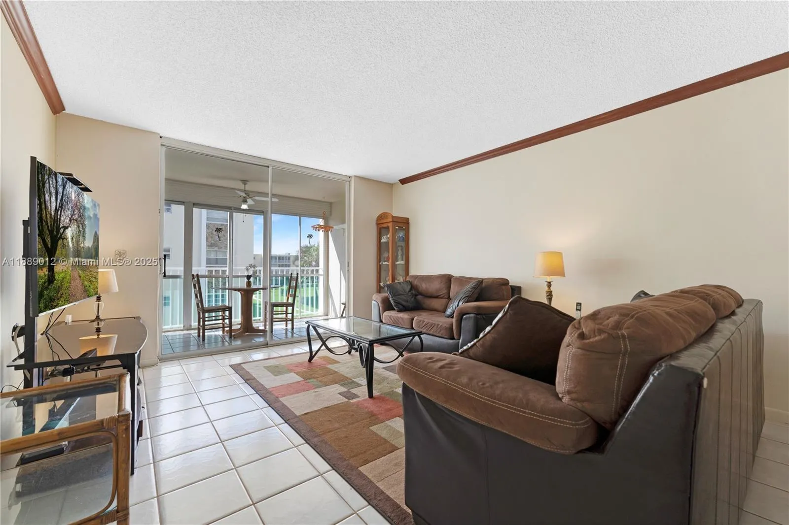 206 SE 10th St, #303