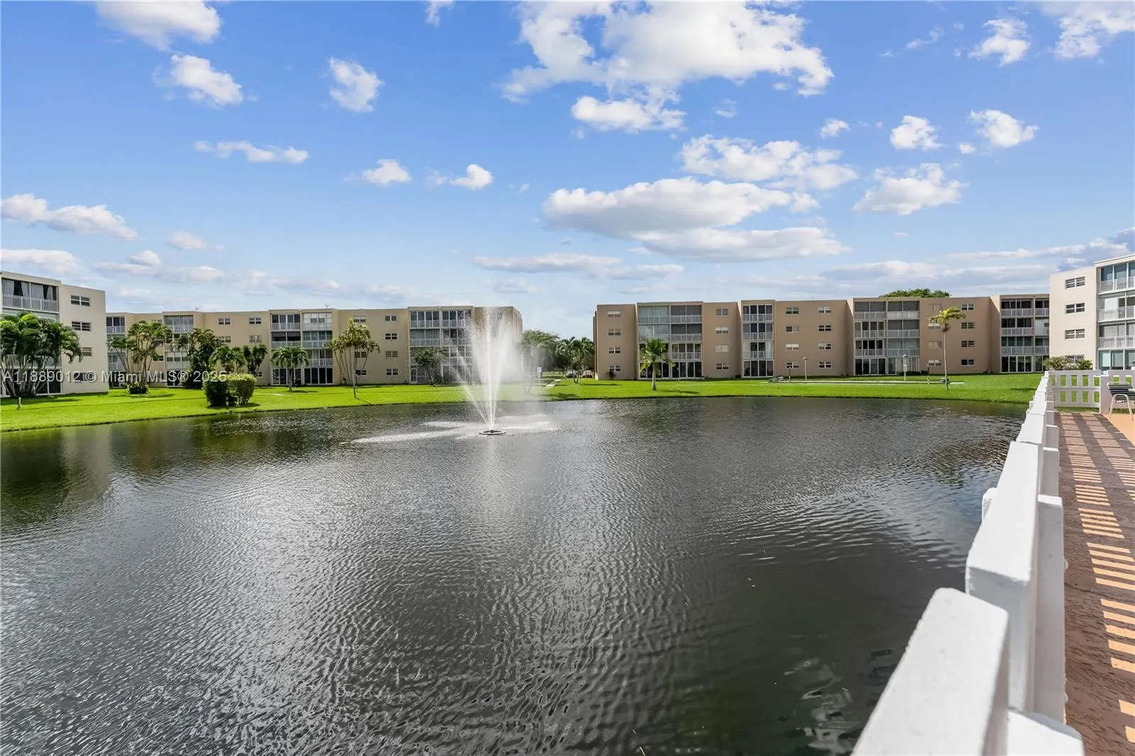 206 SE 10th St, #303