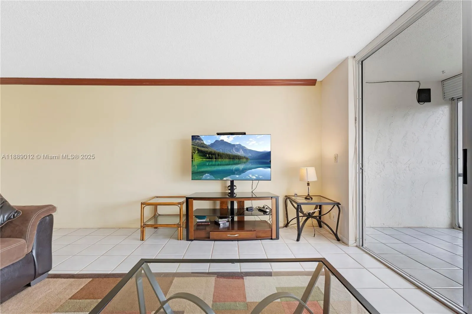 206 SE 10th St, #303