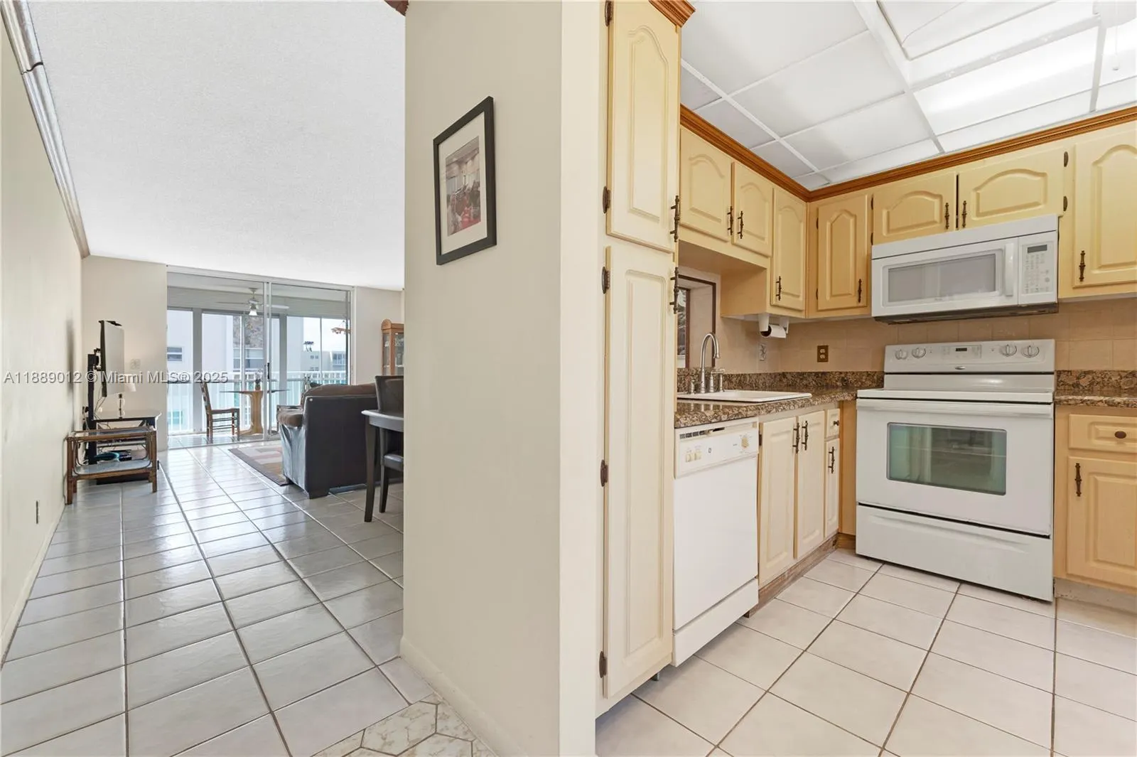 206 SE 10th St, #303