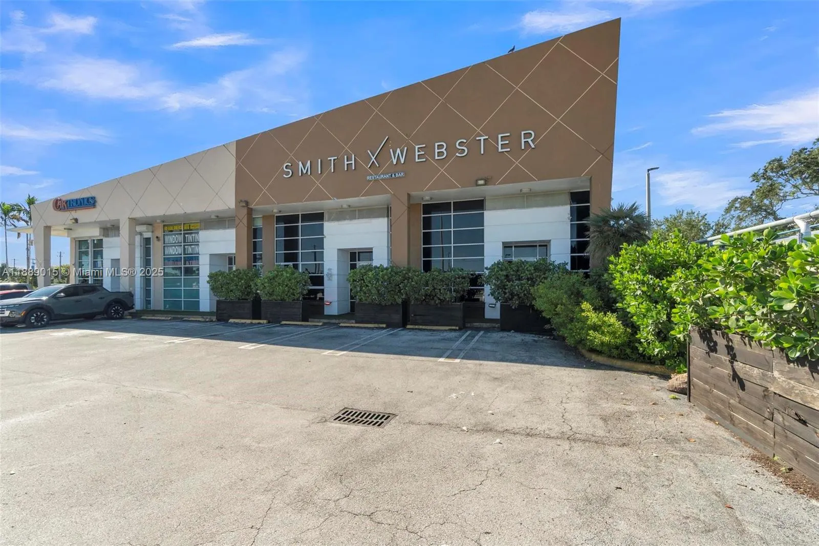 TURN-KEY RESTAURANT 167th Street