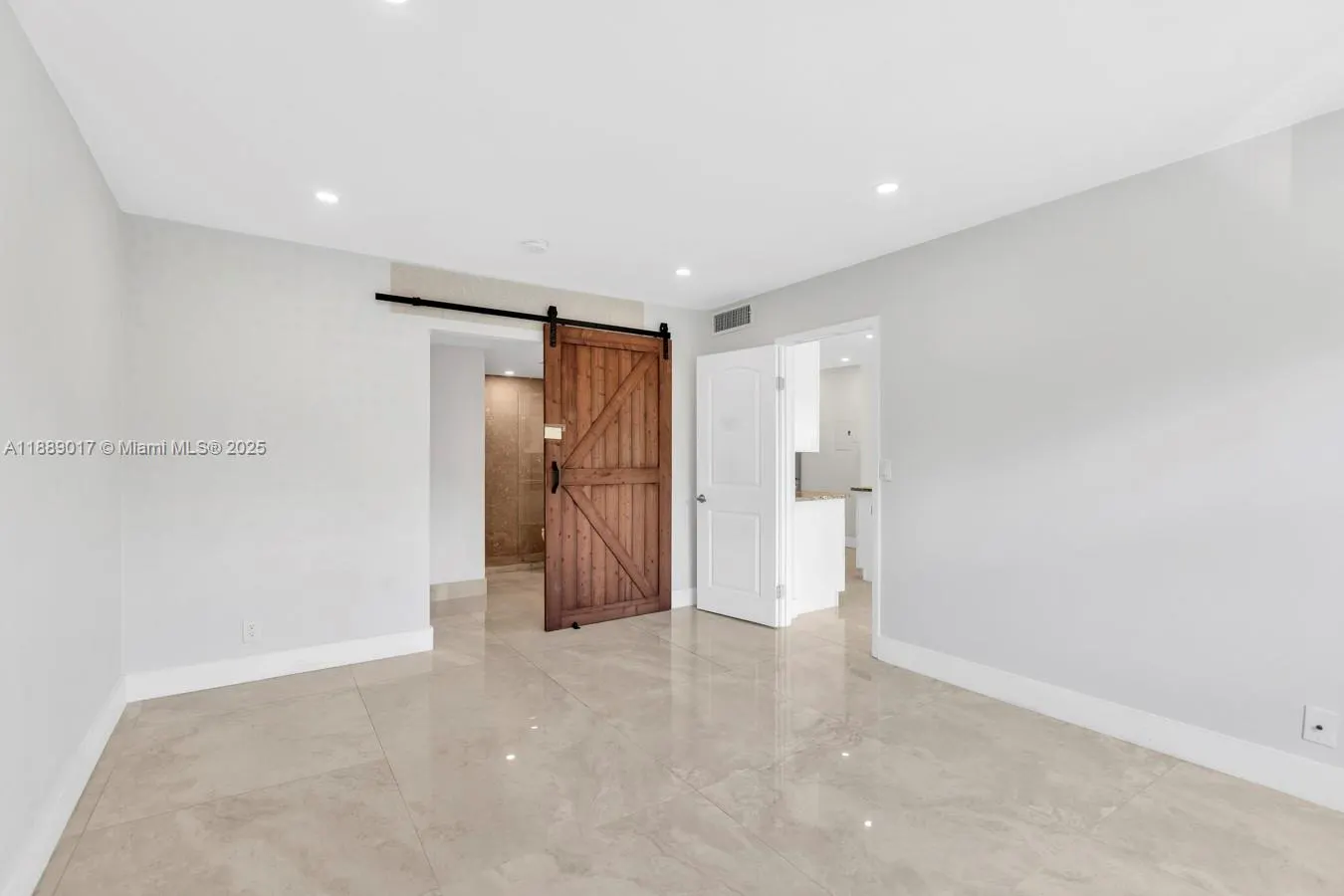 300 Diplomat Pkwy, #204