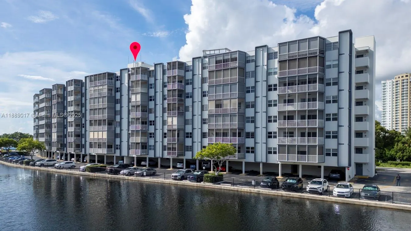 300 Diplomat Pkwy, #204