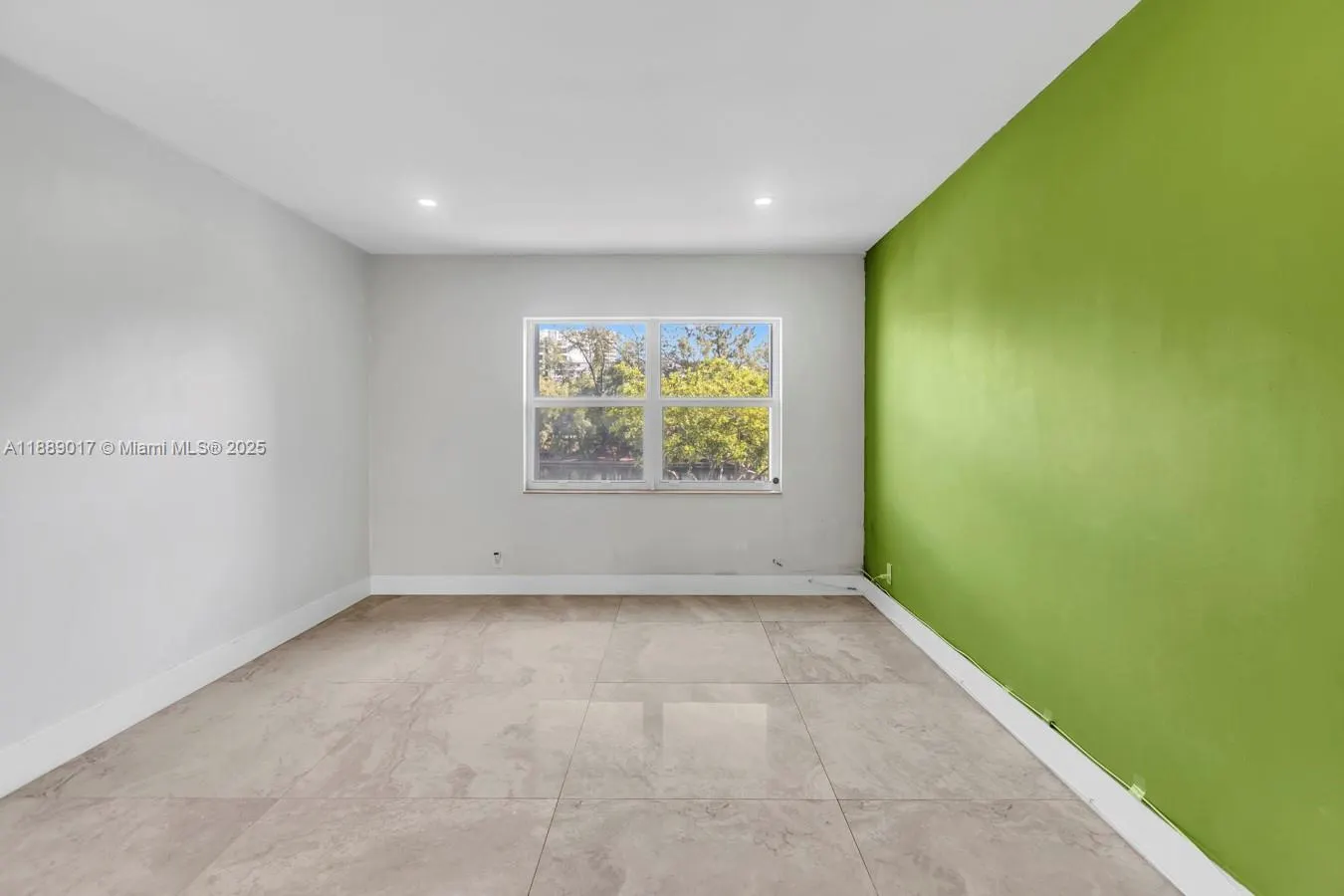 300 Diplomat Pkwy, #204