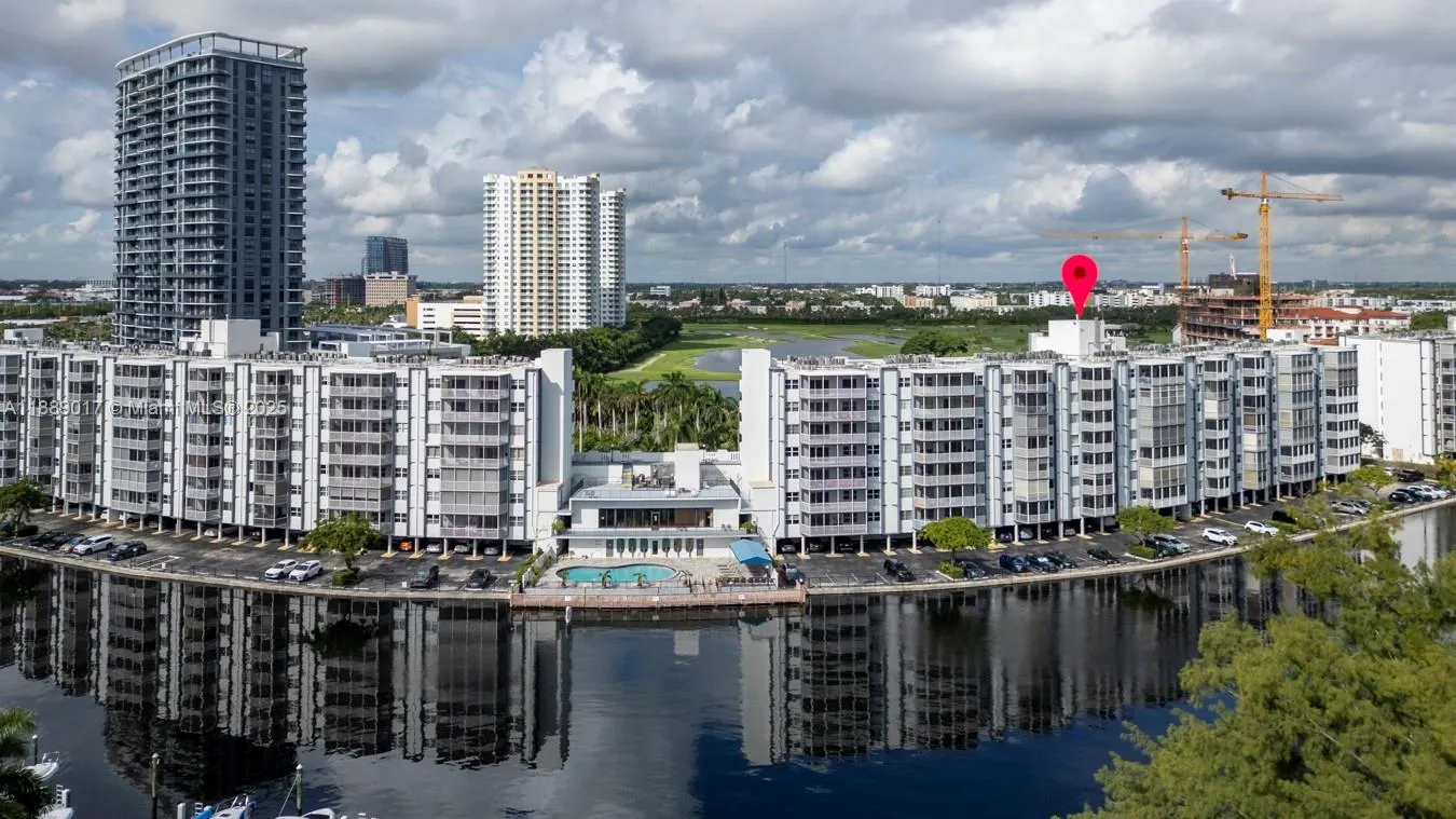 300 Diplomat Pkwy, #204