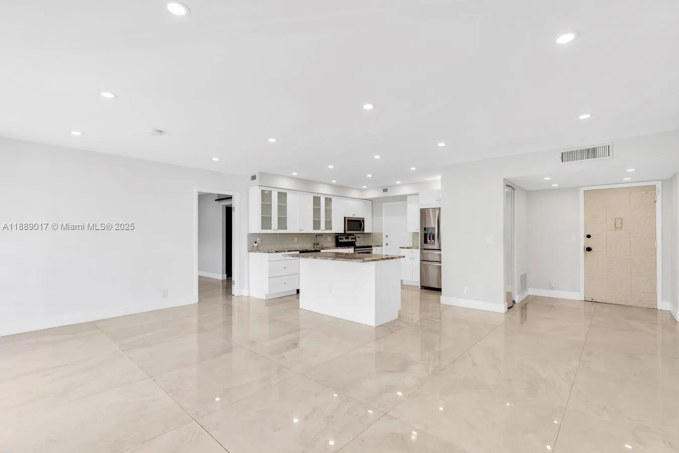 300 Diplomat Pkwy, #204